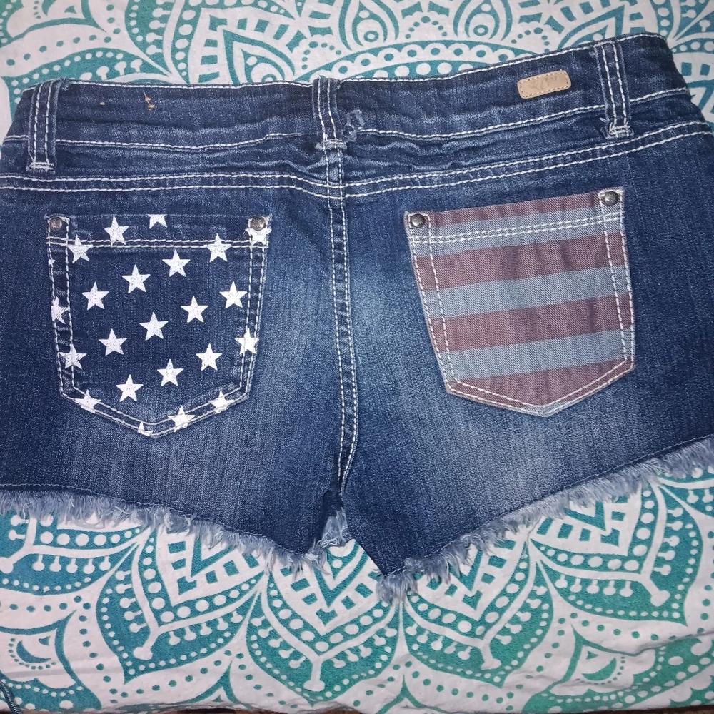 Size 11 Red camel Flag cut offs